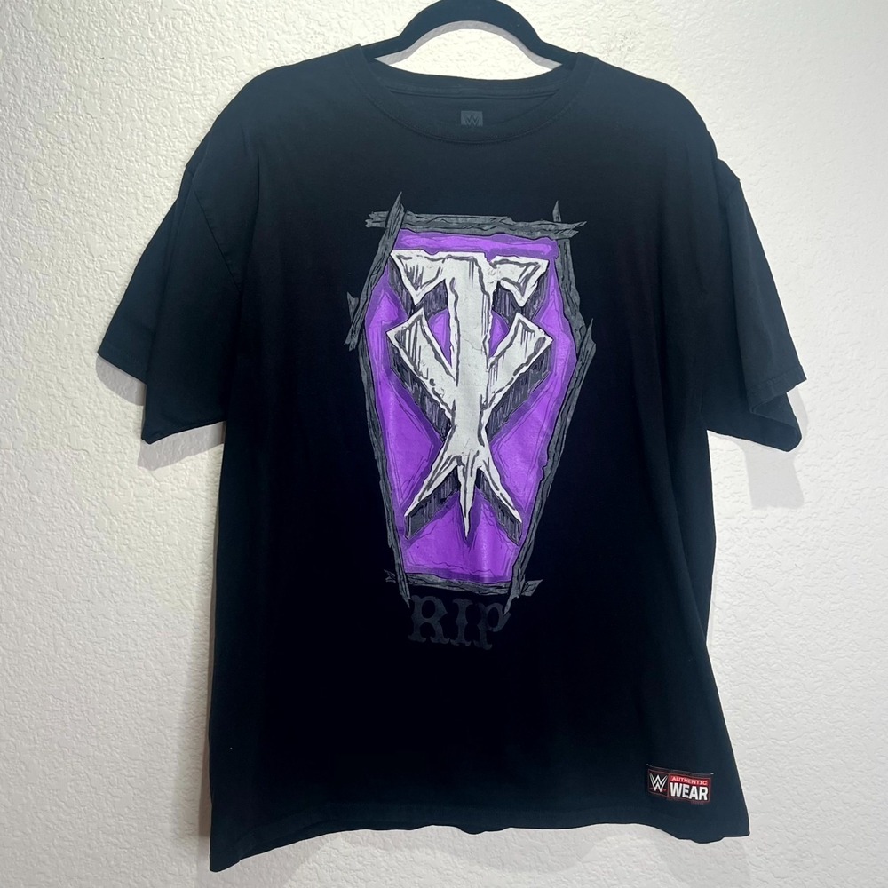 WWE Authentic Wear T Shirt Mens XL Black Graphic Wrestler The Undertaker RIP